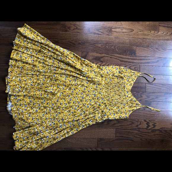 Dress - Picture 3 of 4